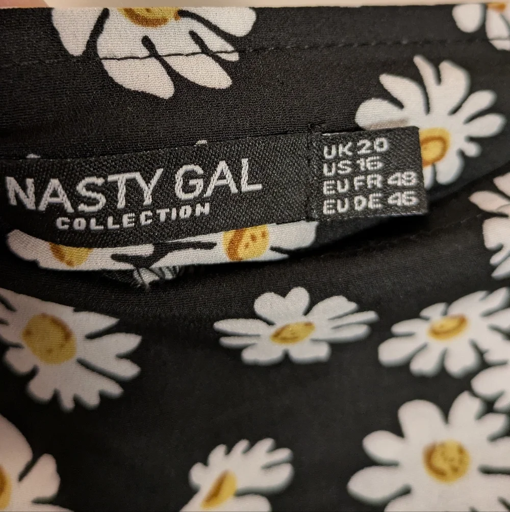 Nasty Gal Floral Black Skirt - Picture 4 of 8